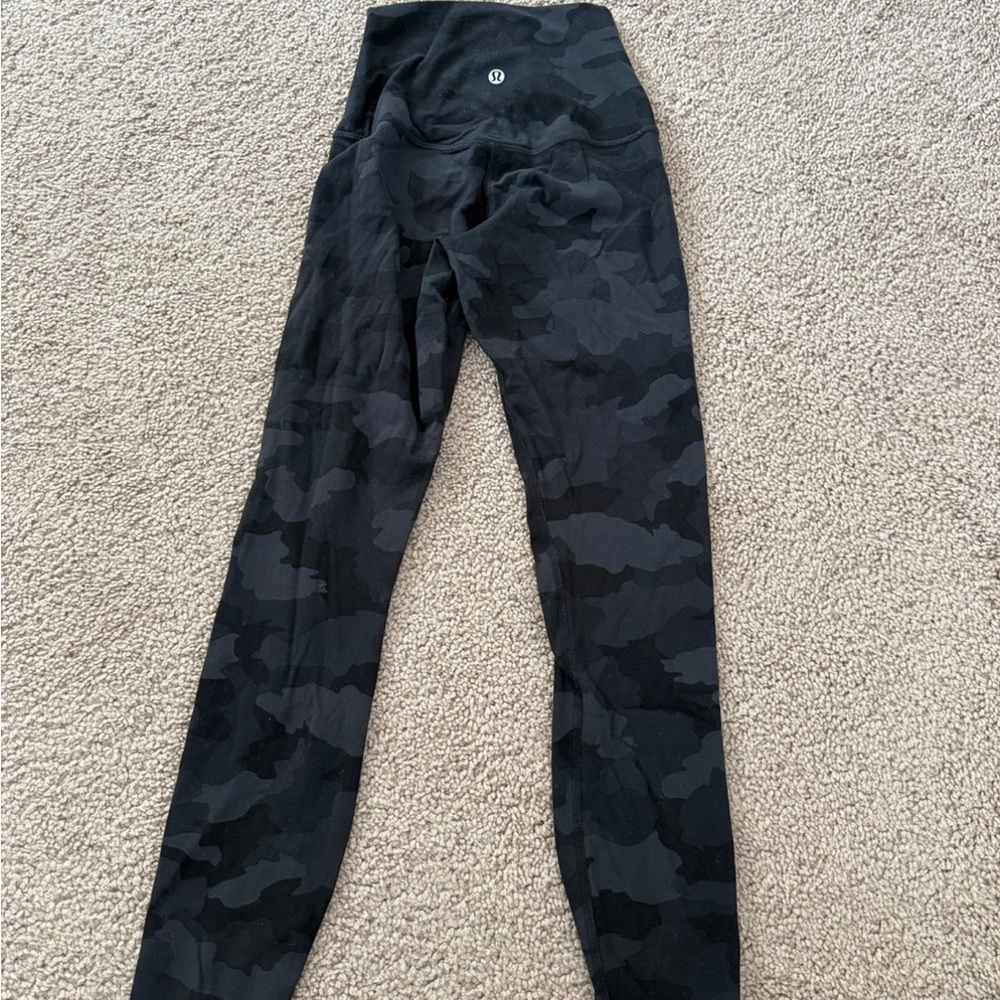 Lululemon Align™ High-Rise leggings 25"
Camo Deep Coal (Size 0)